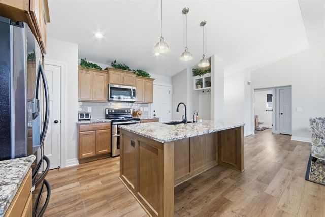 5419 S Meadowview Ct, Wichita, KS 67216