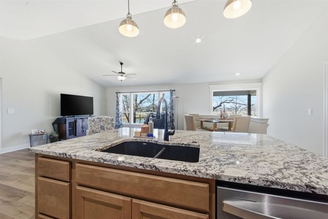 5419 S Meadowview Ct, Wichita, KS 67216