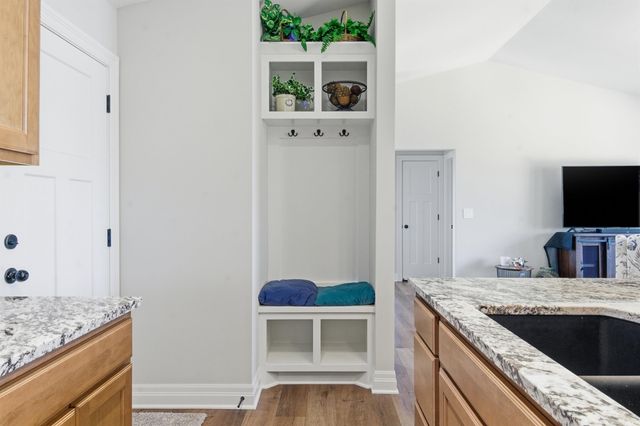 5419 S Meadowview Ct, Wichita, KS 67216