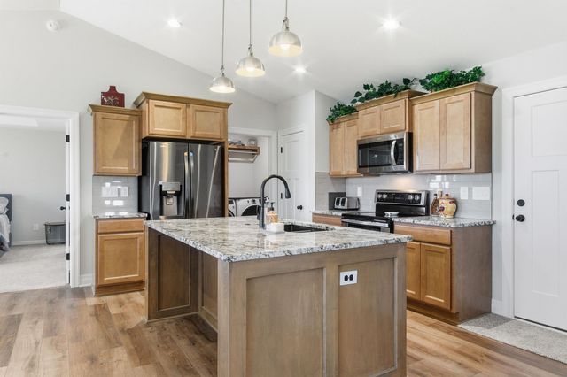 5419 S Meadowview Ct, Wichita, KS 67216