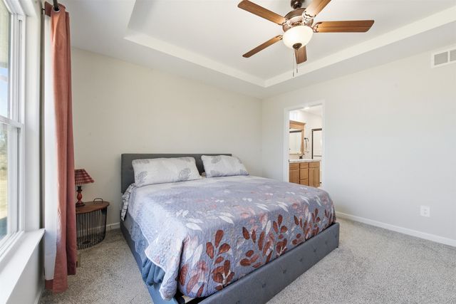 5419 S Meadowview Ct, Wichita, KS 67216