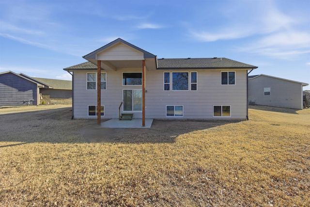 5419 S Meadowview Ct, Wichita, KS 67216