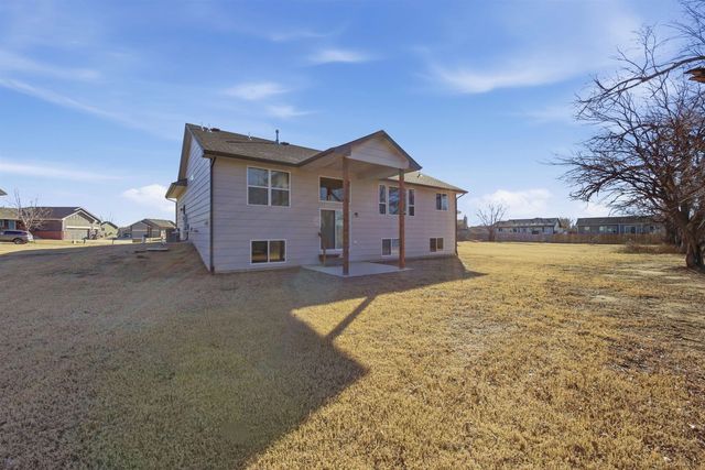 5419 S Meadowview Ct, Wichita, KS 67216