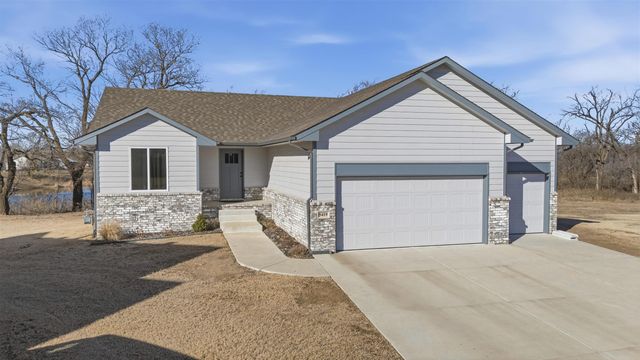 5419 S Meadowview Ct, Wichita, KS 67216