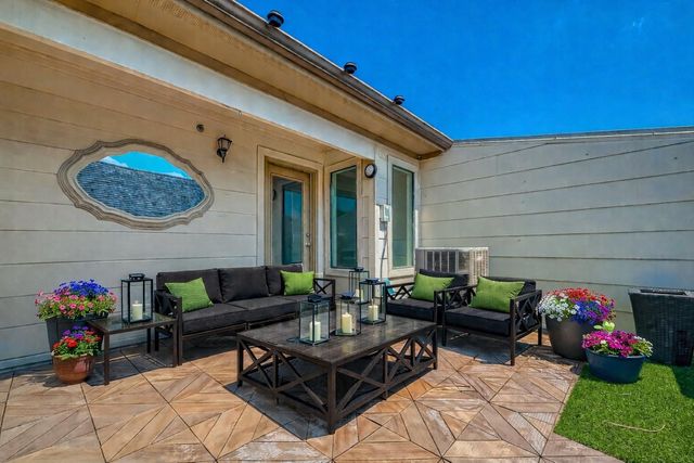 3950 Floyd Street 10, Houston, TX 77007