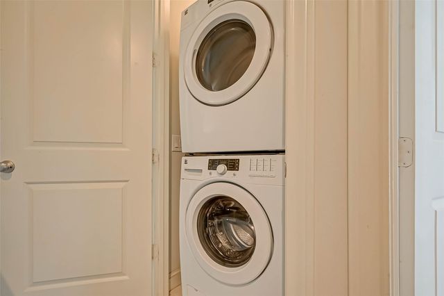 3950 Floyd Street 10, Houston, TX 77007