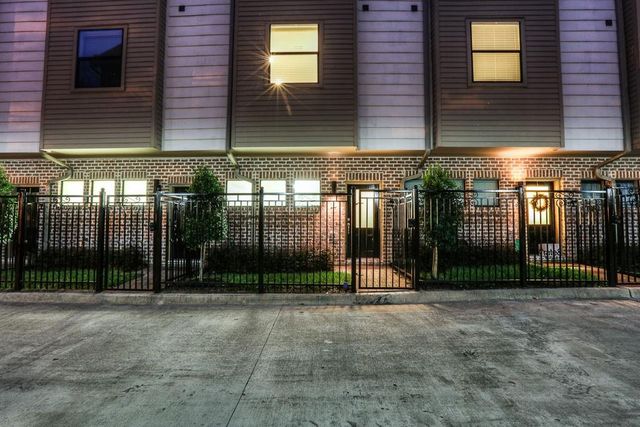 3950 Floyd Street 10, Houston, TX 77007