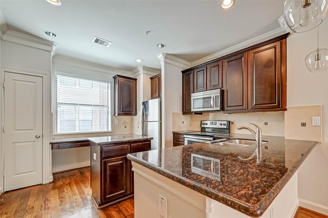 3950 Floyd Street 10, Houston, TX 77007