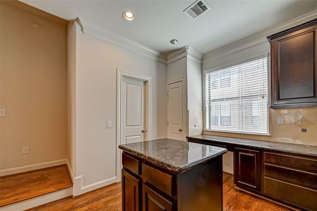 3950 Floyd Street 10, Houston, TX 77007