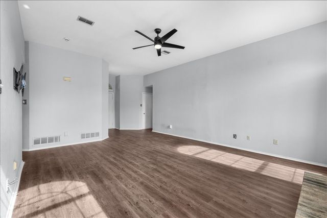 4244 Hathaway Drive, Grand Prairie, TX 75052