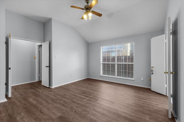 4244 Hathaway Drive, Grand Prairie, TX 75052