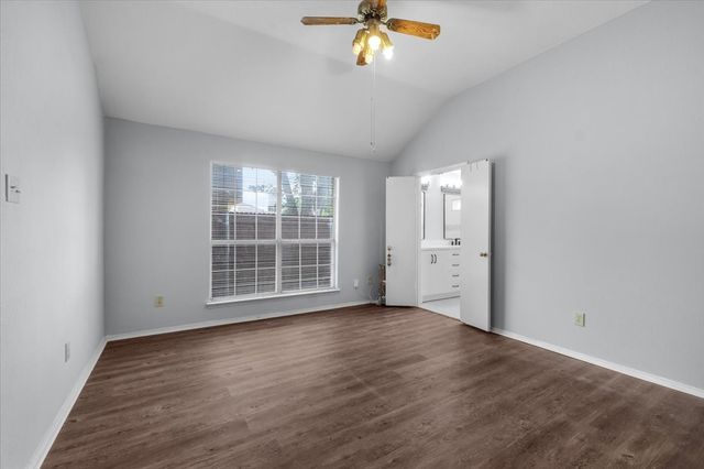 4244 Hathaway Drive, Grand Prairie, TX 75052