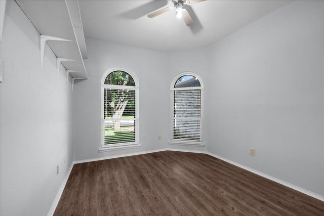 4244 Hathaway Drive, Grand Prairie, TX 75052
