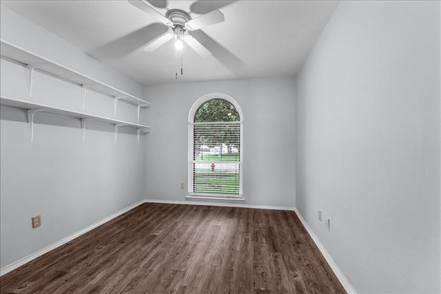 4244 Hathaway Drive, Grand Prairie, TX 75052