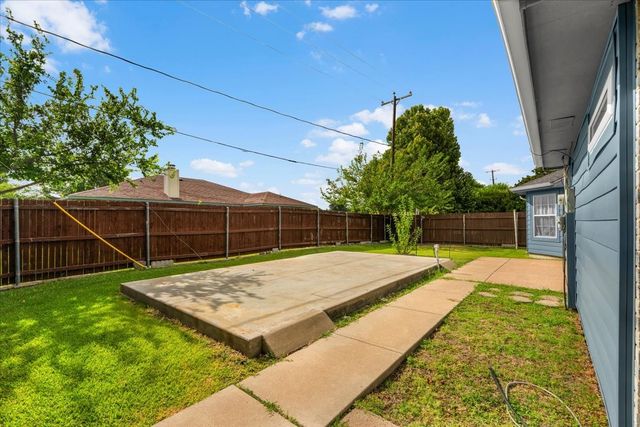 4244 Hathaway Drive, Grand Prairie, TX 75052
