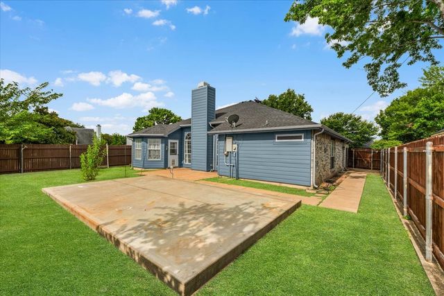 4244 Hathaway Drive, Grand Prairie, TX 75052