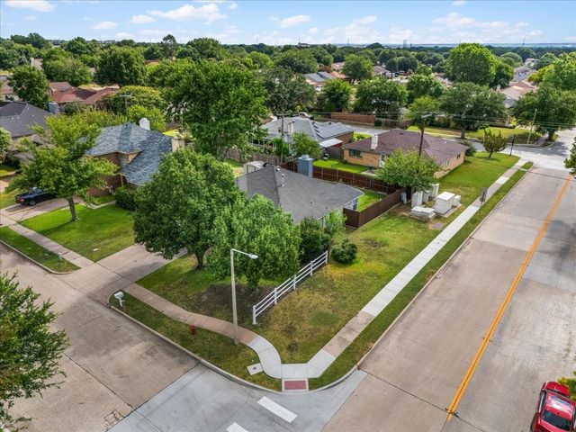 4244 Hathaway Drive, Grand Prairie, TX 75052