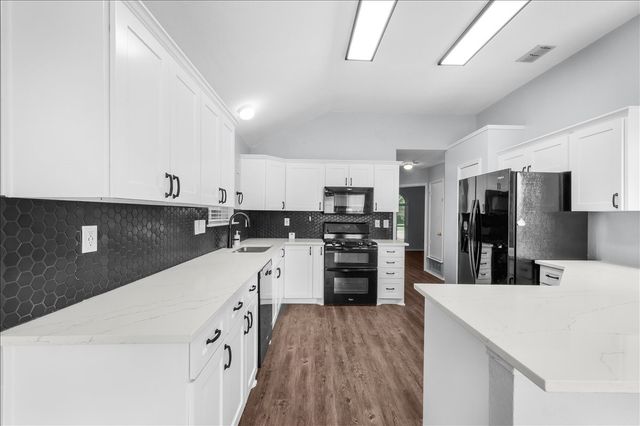 4244 Hathaway Drive, Grand Prairie, TX 75052