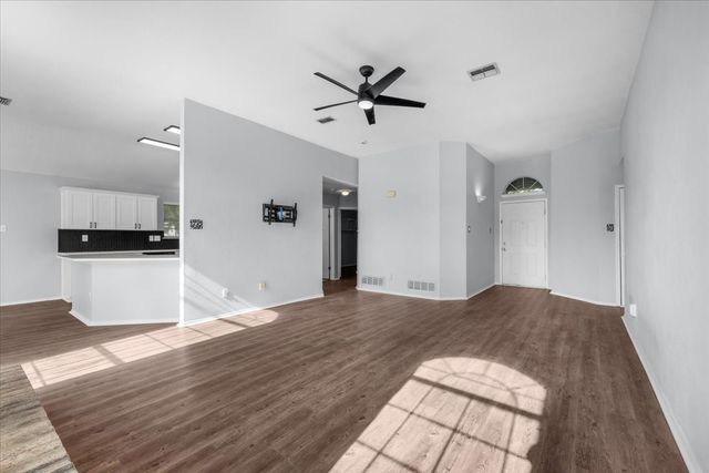 4244 Hathaway Drive, Grand Prairie, TX 75052