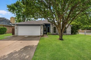 4244 Hathaway Drive, Grand Prairie, TX 75052