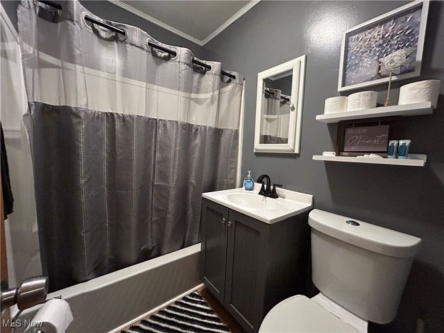 9304 Torrance Avenue, Brooklyn, OH 44144