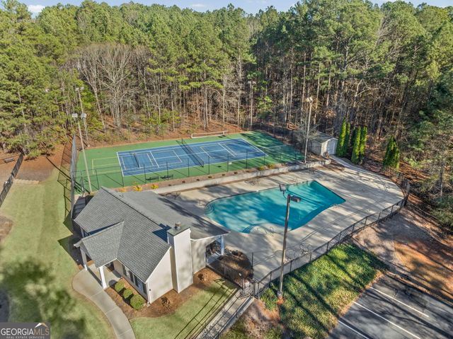 55 Ashland Grove Court, Sharpsburg, GA 30277