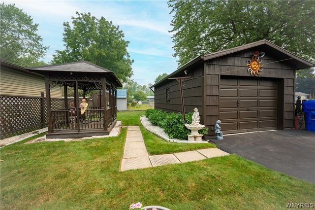 294 North Avenue, West Seneca, NY 14224
