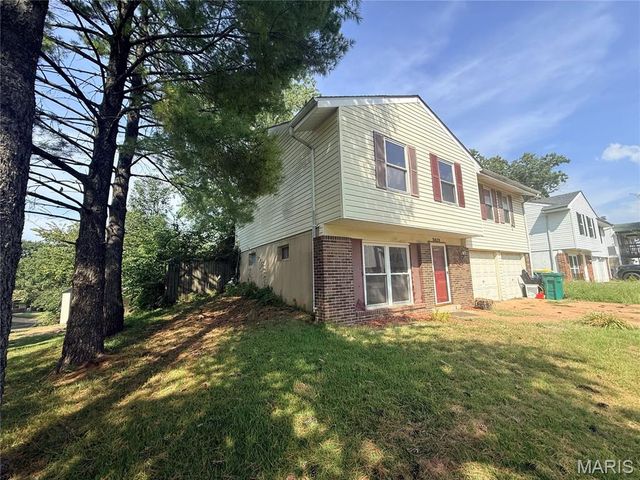 5429 Nantucket Court, High Ridge, MO 63049