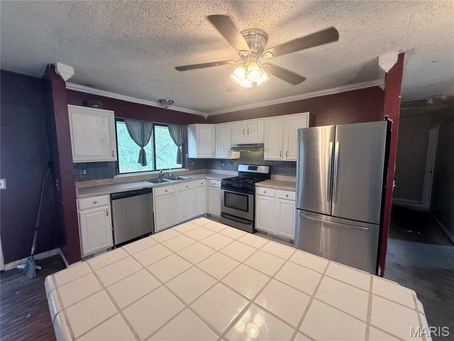 5429 Nantucket Court, High Ridge, MO 63049