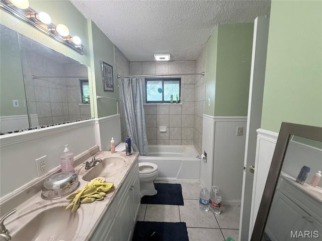 5429 Nantucket Court, High Ridge, MO 63049