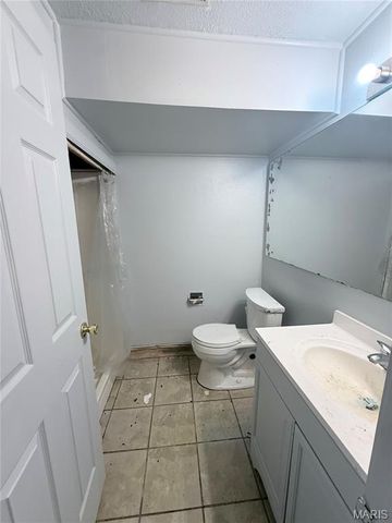 5429 Nantucket Court, High Ridge, MO 63049