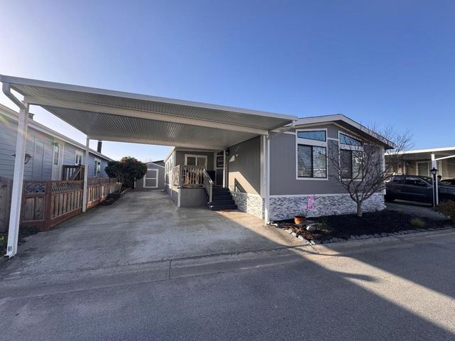 33 Sailfish Court, Half Moon Bay, CA 94019