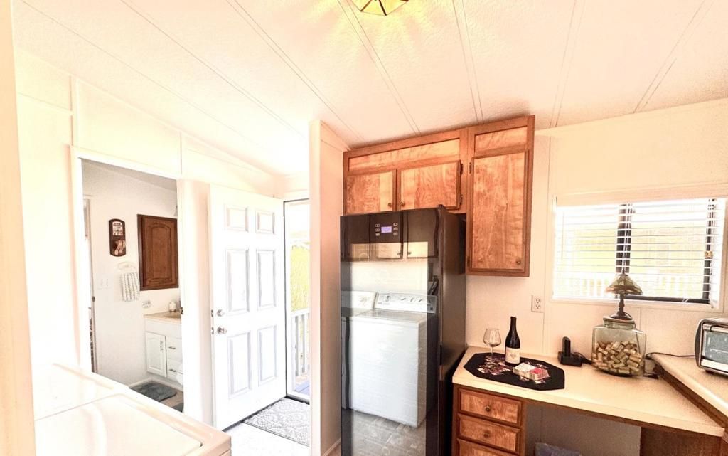 Image 20 of property listing at 33 Sailfish Court, Half Moon Bay, CA 94019