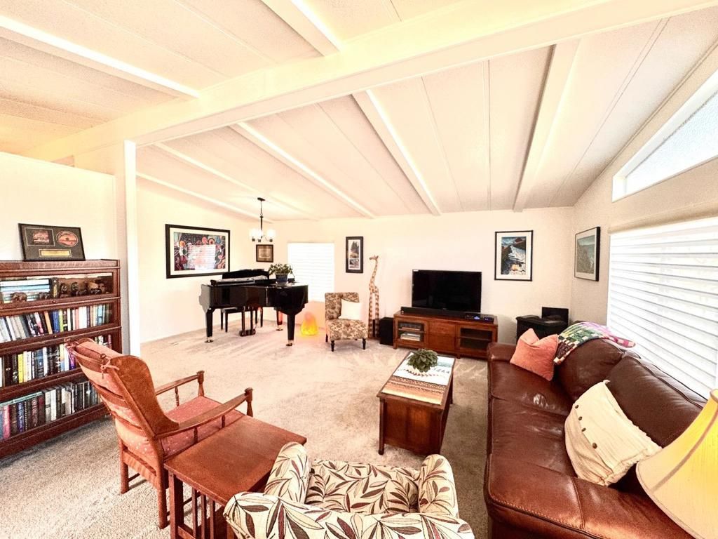 Image 6 of property listing at 33 Sailfish Court, Half Moon Bay, CA 94019