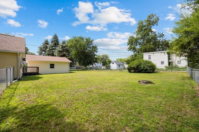 3223 53rd Street B, Moline, IL 61265