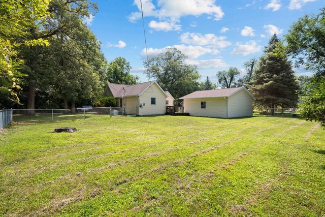 3223 53rd Street B, Moline, IL 61265