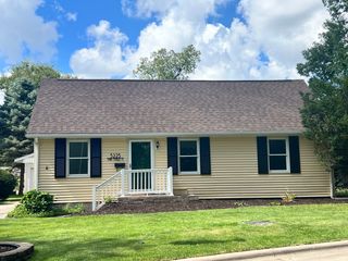 3223 53rd Street B, Moline, IL 61265