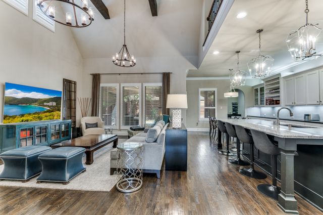 647 Fountainview Drive, Irving, TX 75039