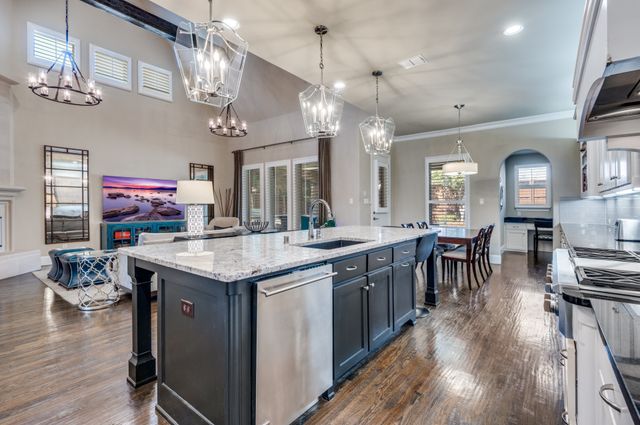 647 Fountainview Drive, Irving, TX 75039