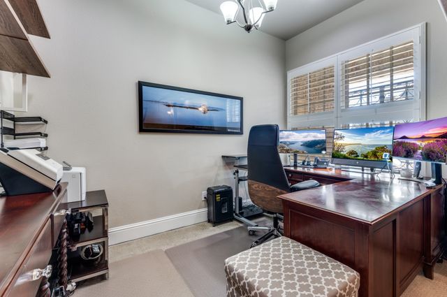 647 Fountainview Drive, Irving, TX 75039