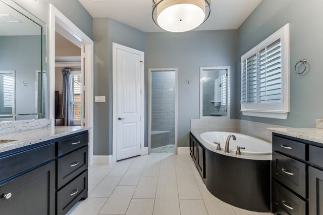 647 Fountainview Drive, Irving, TX 75039