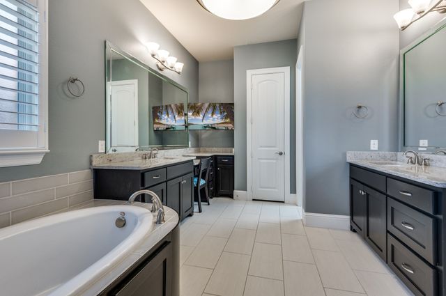 647 Fountainview Drive, Irving, TX 75039