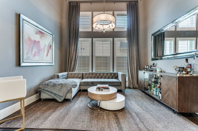 647 Fountainview Drive, Irving, TX 75039