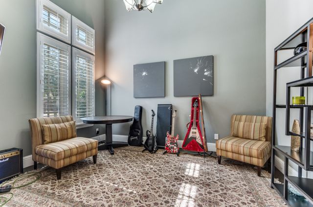 647 Fountainview Drive, Irving, TX 75039