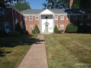 51 Robin Road B2, West Hartford, CT 06119