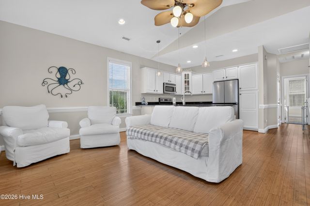 302 Vesta Court, Surf City, NC 28445