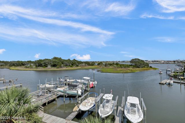 302 Vesta Court, Surf City, NC 28445