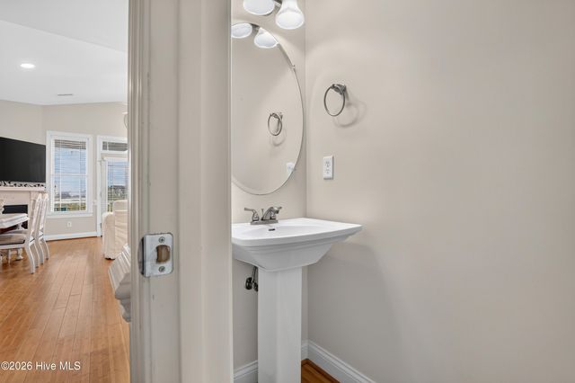 302 Vesta Court, Surf City, NC 28445