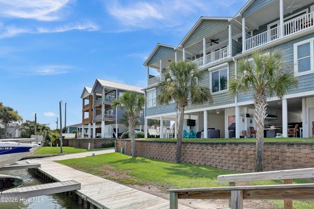 302 Vesta Court, Surf City, NC 28445