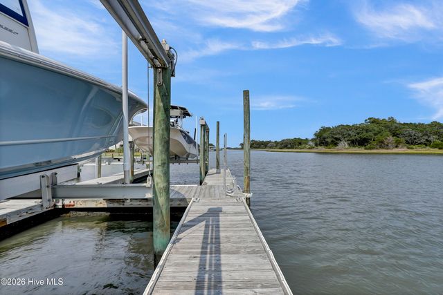 302 Vesta Court, Surf City, NC 28445